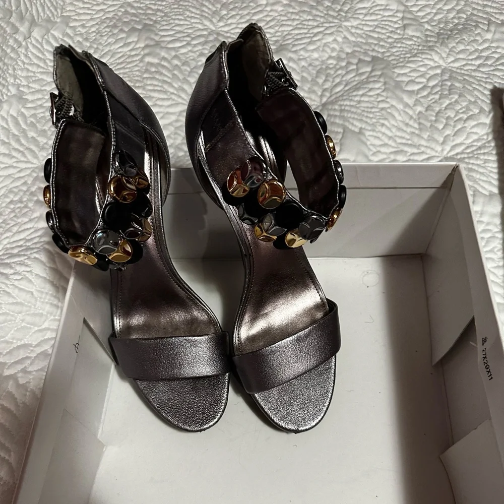 Shoes - Picture 1 of 3